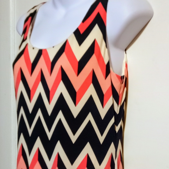 Jessica Howard Chevron Maxi Dress - Pink, Black, Cream. Size small - Picture 2 of 7